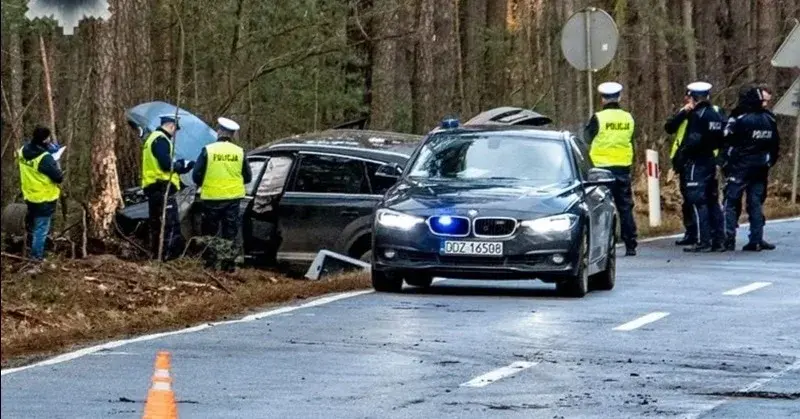 miejsce wypadku drogowego pod Polkowicami, gdzie zginął pracownik zajmujący się rekultywacją pobocza