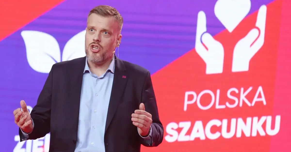 Adrian Zandberg przemawia na Spotkaniu Lewicy