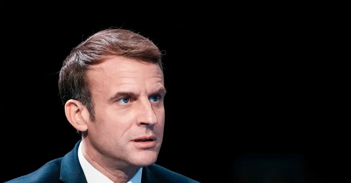 Emmanuel Macron na kongresie w Paryżu