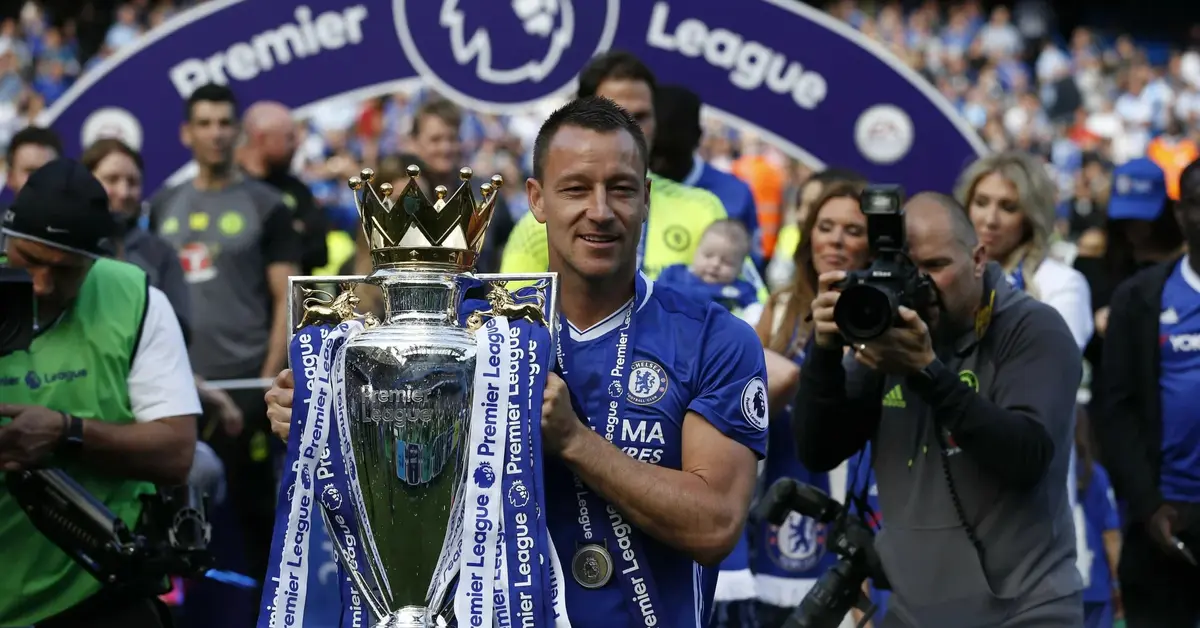 John Terry z pucharem