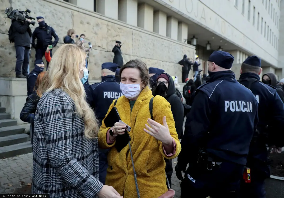 Klaudia Jachira - Pikieta solidarnosciowa przed Sadem Okregowym