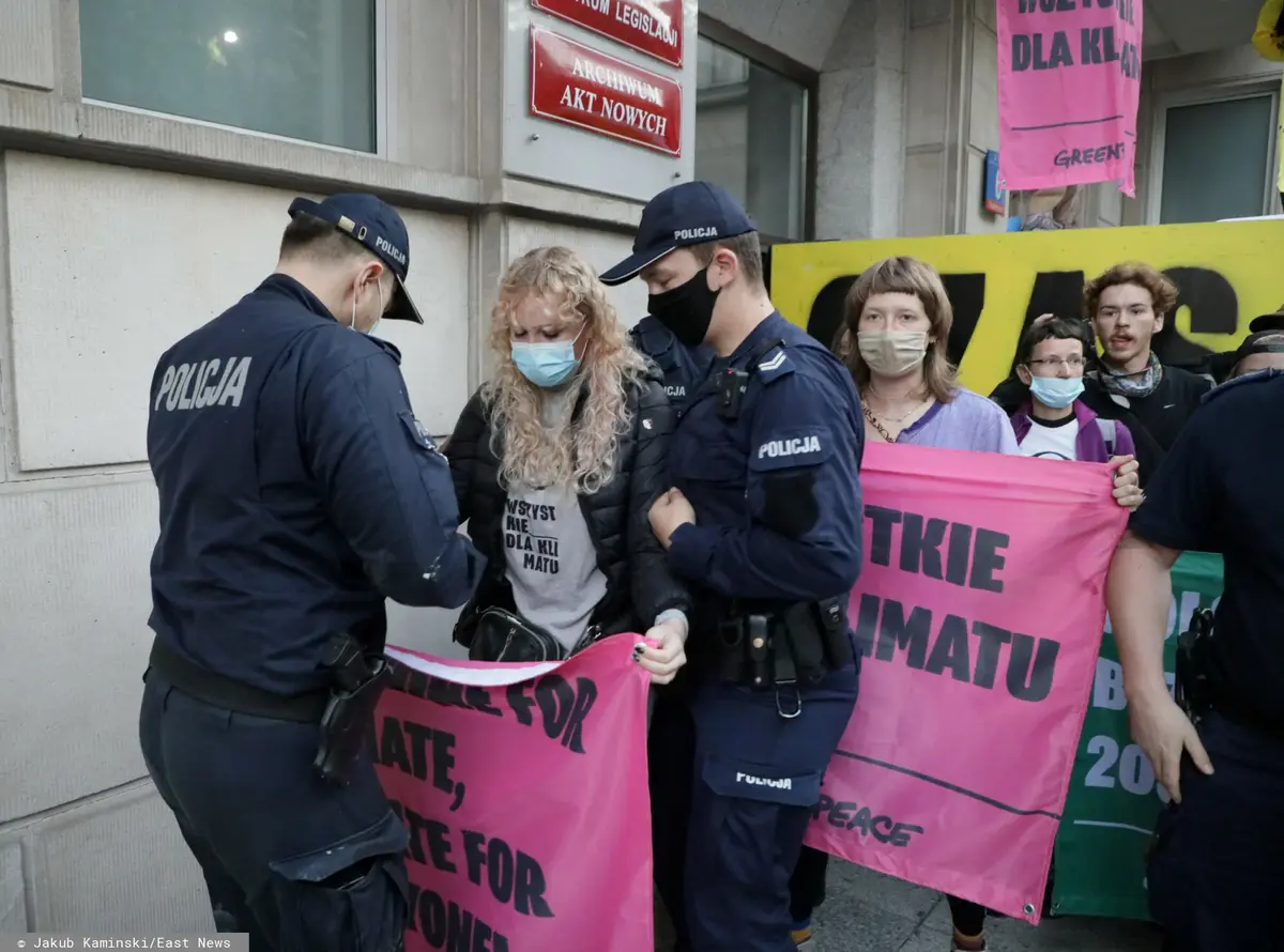 Protest pod Ministerstwem Aktywów Państwowych pod hasłem "Wszystkie dla klimatu"