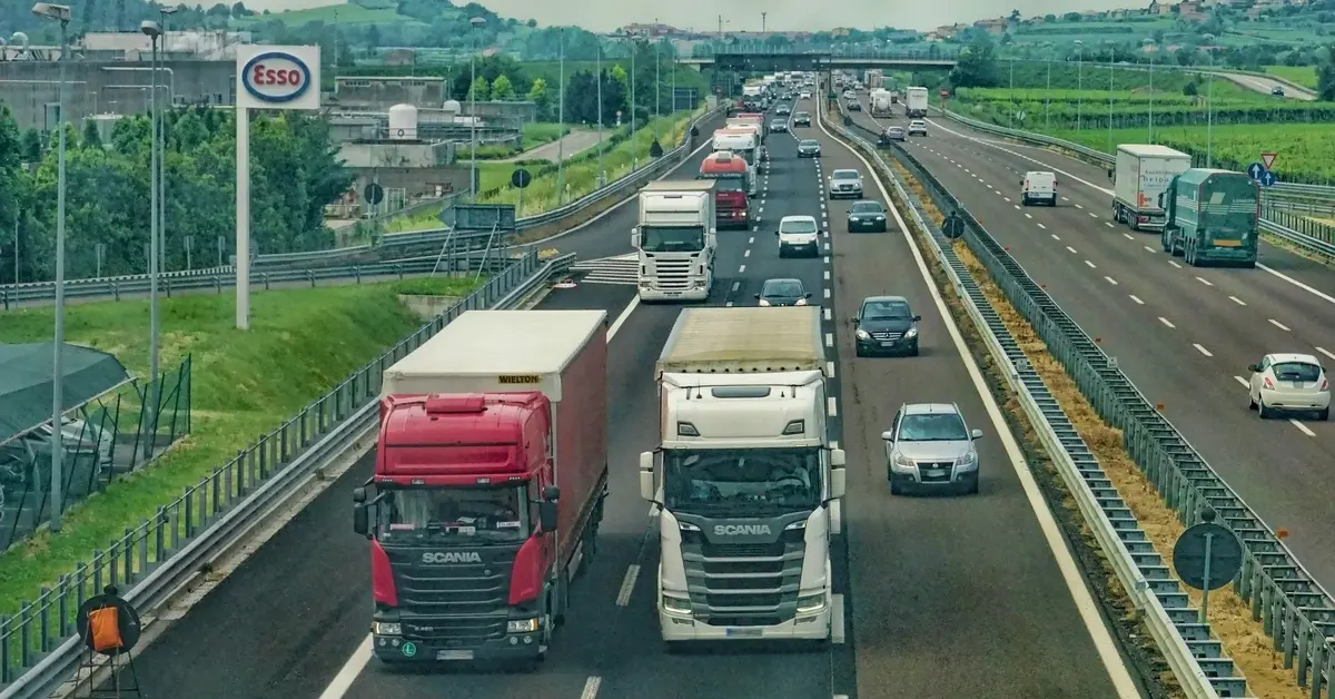 Główne zdjęcie - Od 24 grudnia zakaz jazdy autami na diesel, benzynę i LPG stanie się legalny!