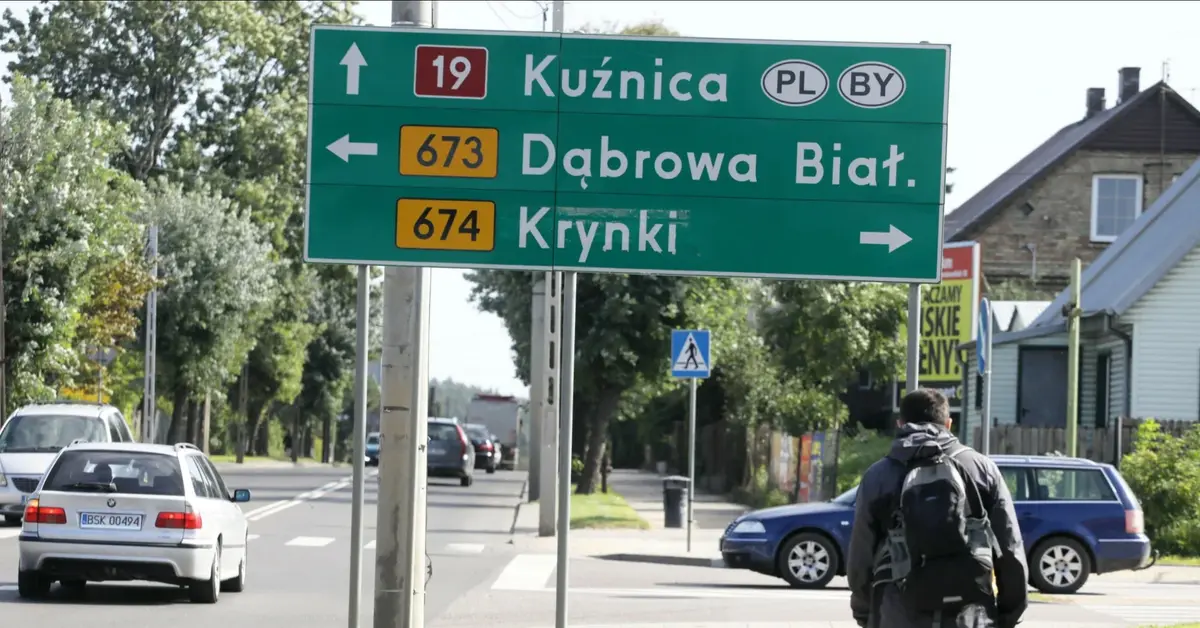 Drogowskaz na Kuźnicę, Krynki i Dąbrowę Białostocką