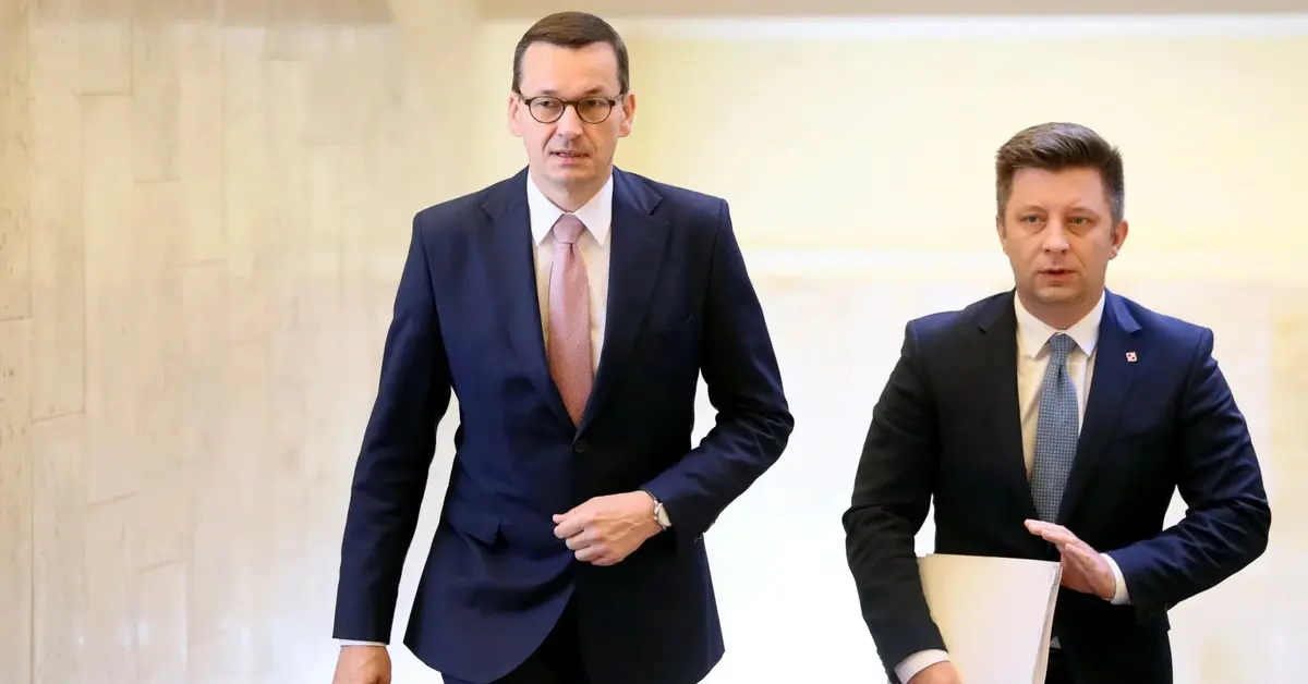 Główne zdjęcie - Morawiecki obiecuje paliwo znów po 5 zł