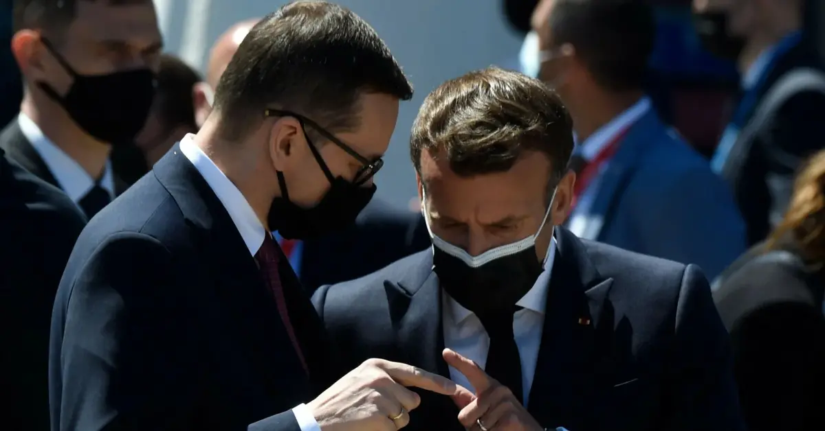 Morawiecki i Macron