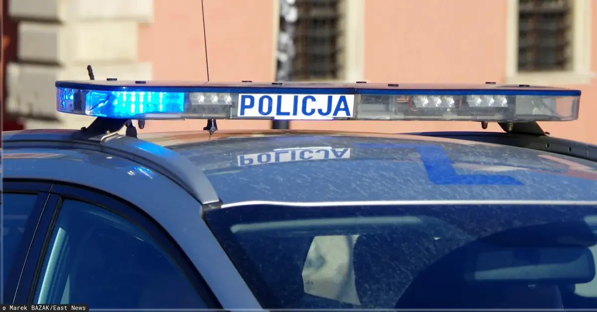 Radiowóz funkcjonariuszy policji