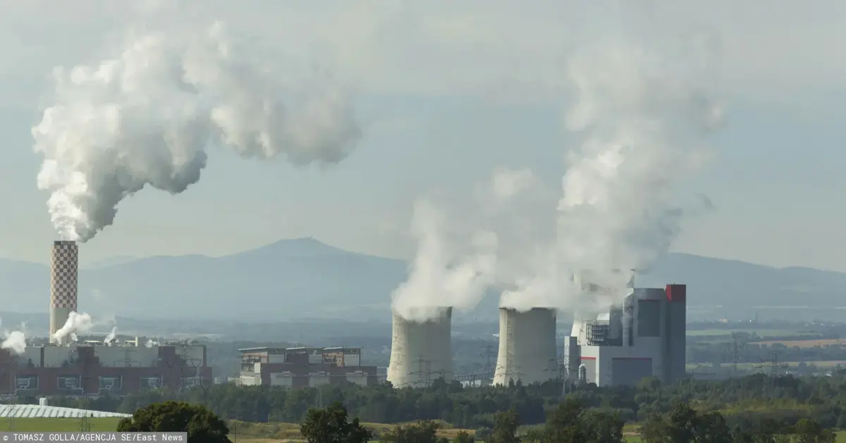 Kopalnia Węgla Turów, kominy z dymem