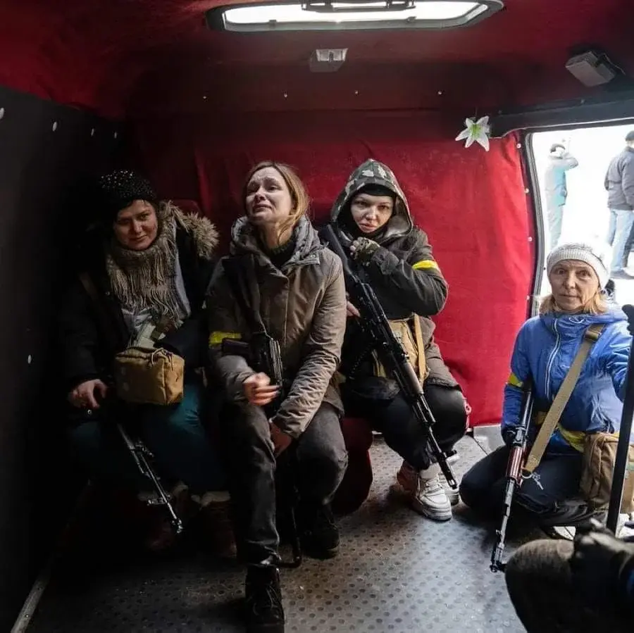 Piękne i młode Ukrainki walczą o wolność Ukrainy