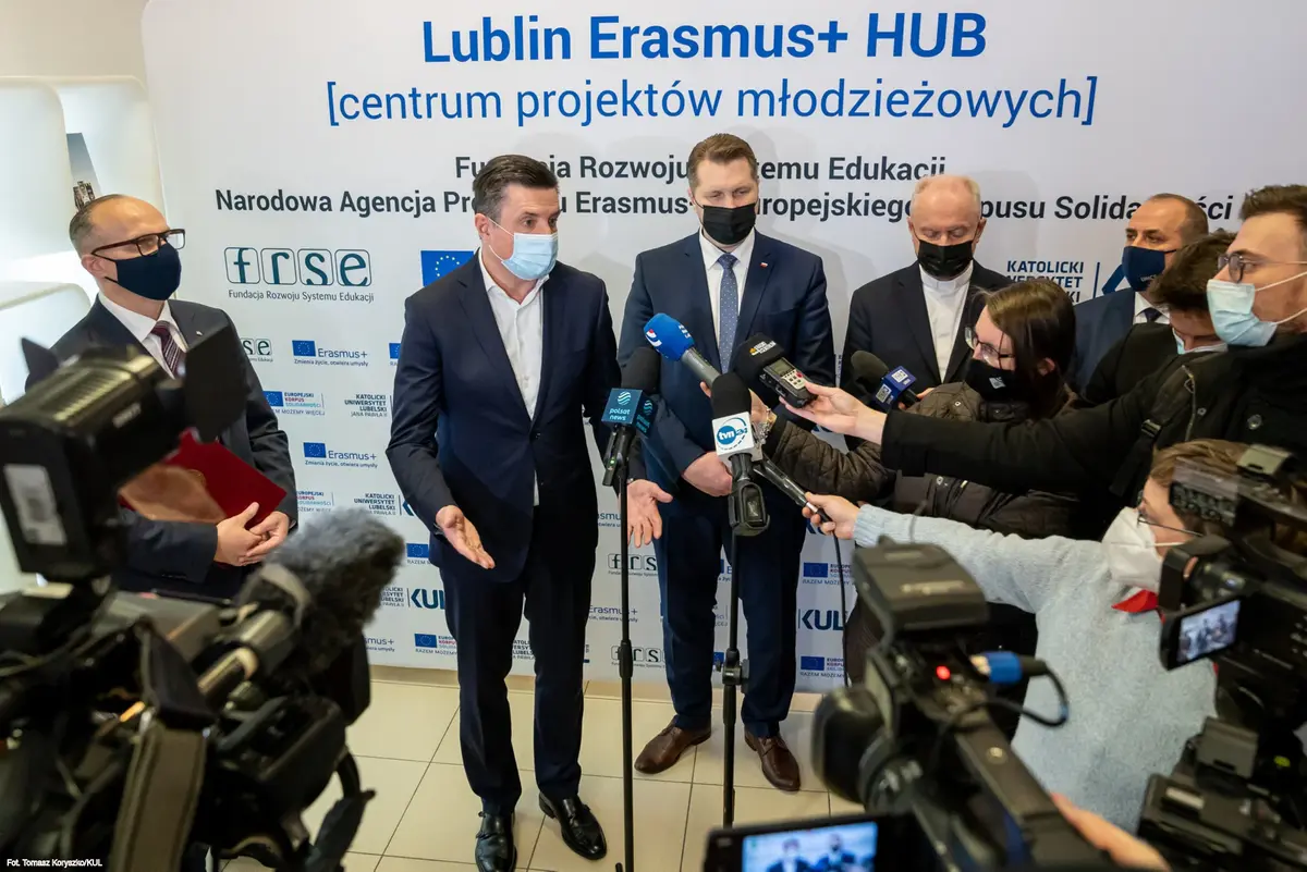 Politycy i naukowcy na otwarciu Erasmus Hub