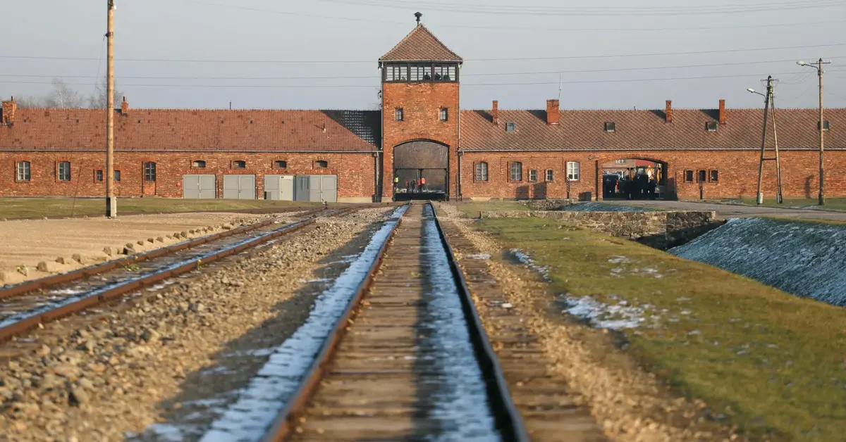 Główne zdjęcie - Auschwitz-Birkenau - najważniejsze informacje o obozie koncentracyjnym