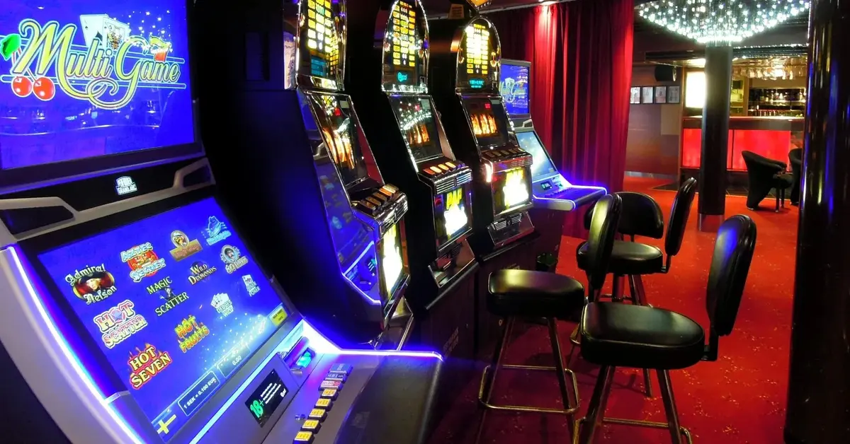 Główne zdjęcie - Opolskie. Nielegalny salon z automatami do gier hazardowych oraz narkotyki