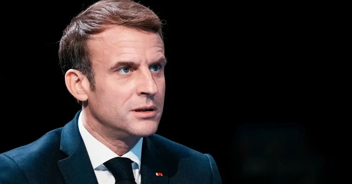 Emmanuel Macron na kongresie w Paryżu