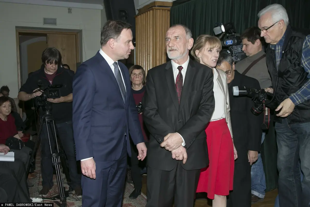 Jan Duda z synem Andrzejem Dudą w czasie promocji książki Rodzice Prezydenta