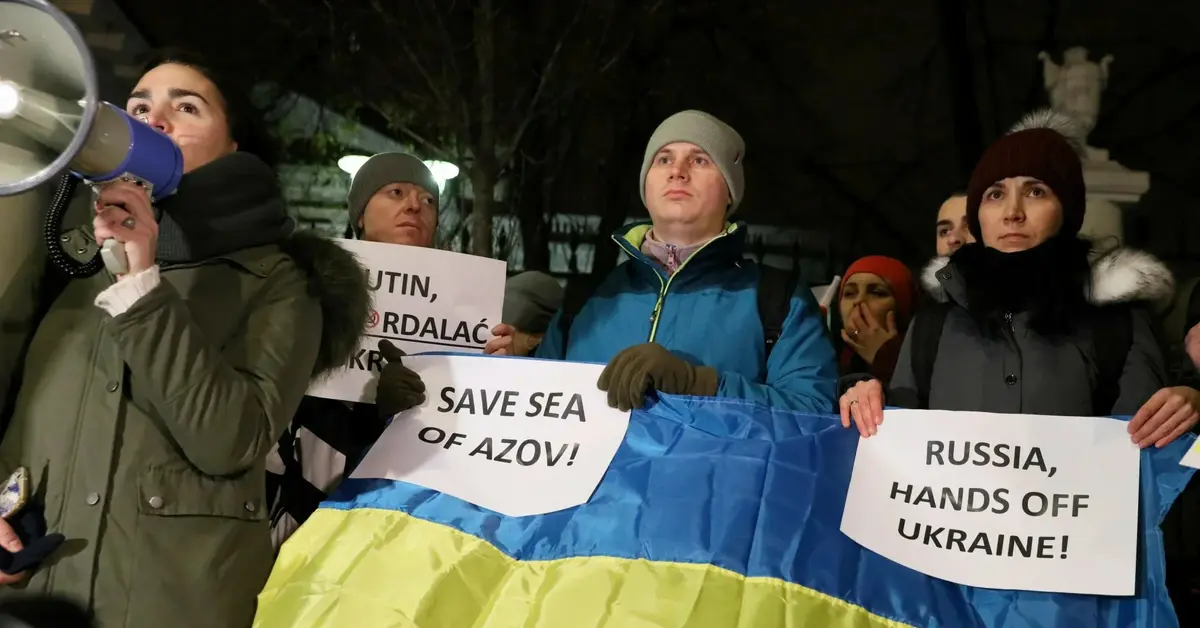 Główne zdjęcie - Mazowieckie. Kolejny protest pod rosyjską ambasadą