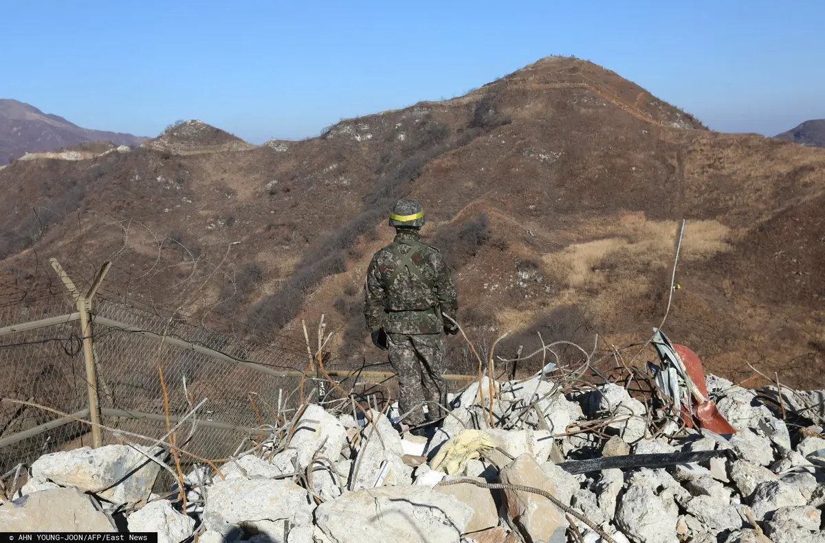 Żołnierz na granicy pomiędzy Koreami.