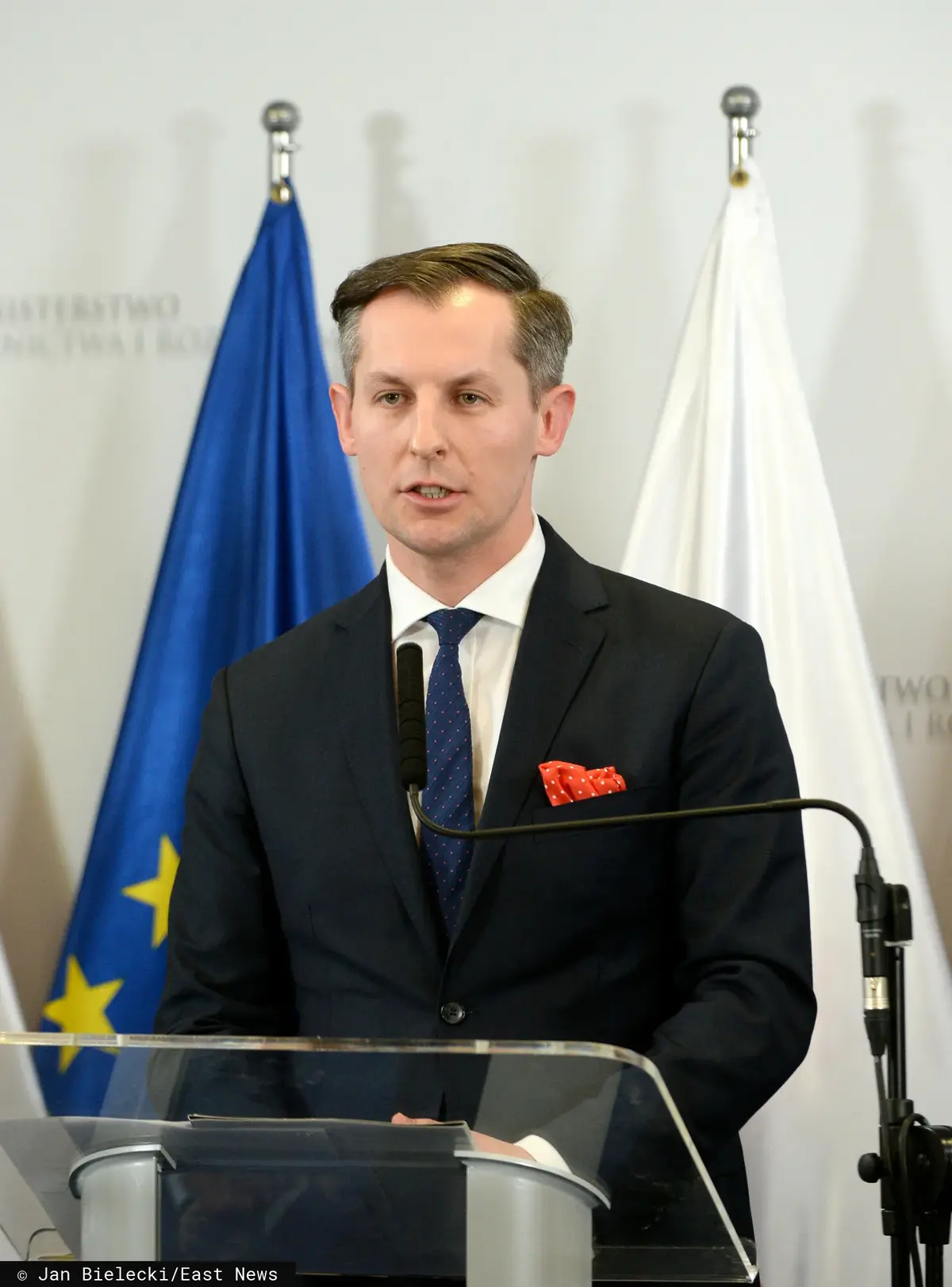 Tomasz Chróstny, prezes UOKiK na konferencji