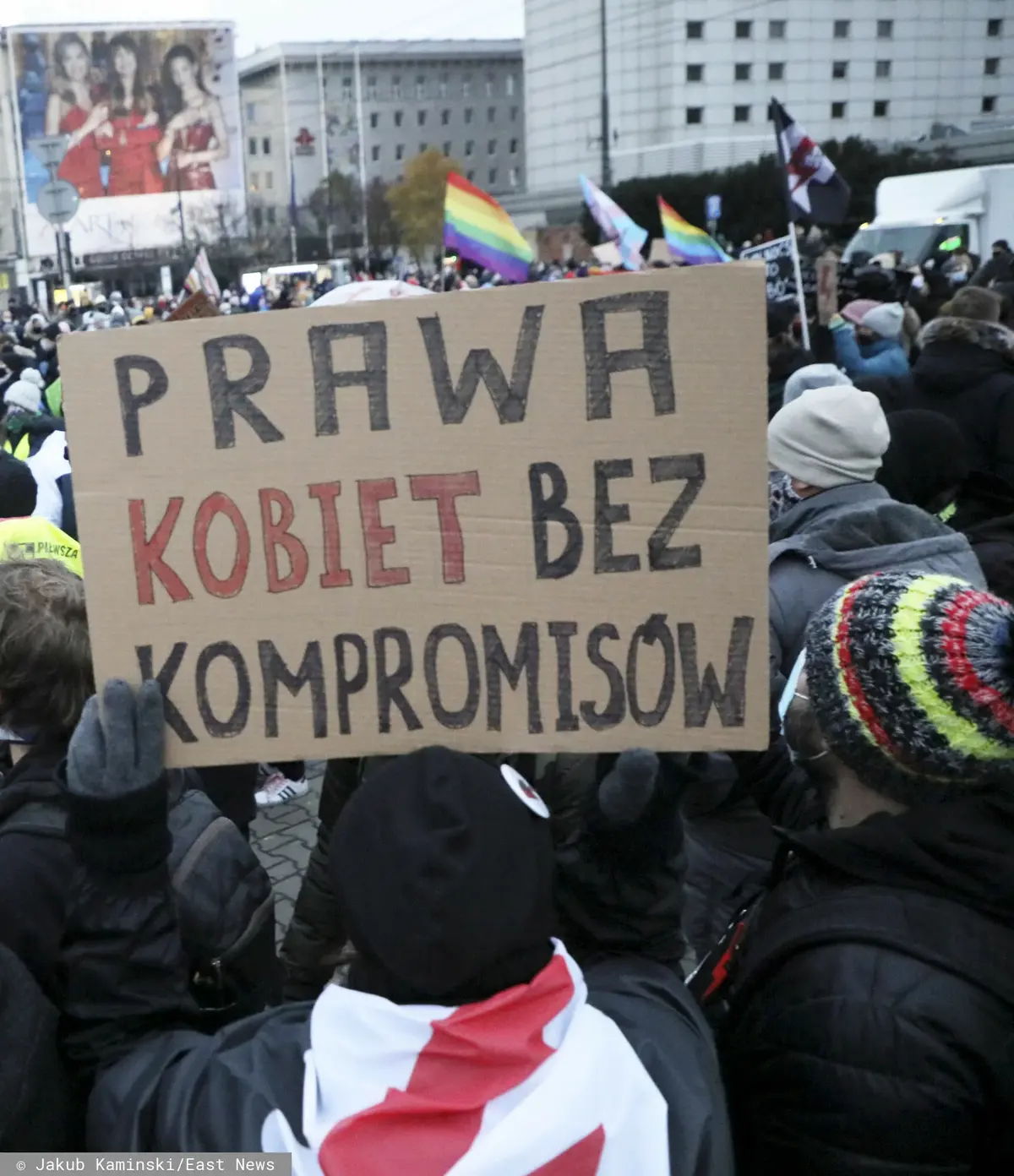 Plakat z napisem "Prawa kobiet bez kompromisów" na jednej z demonstracji