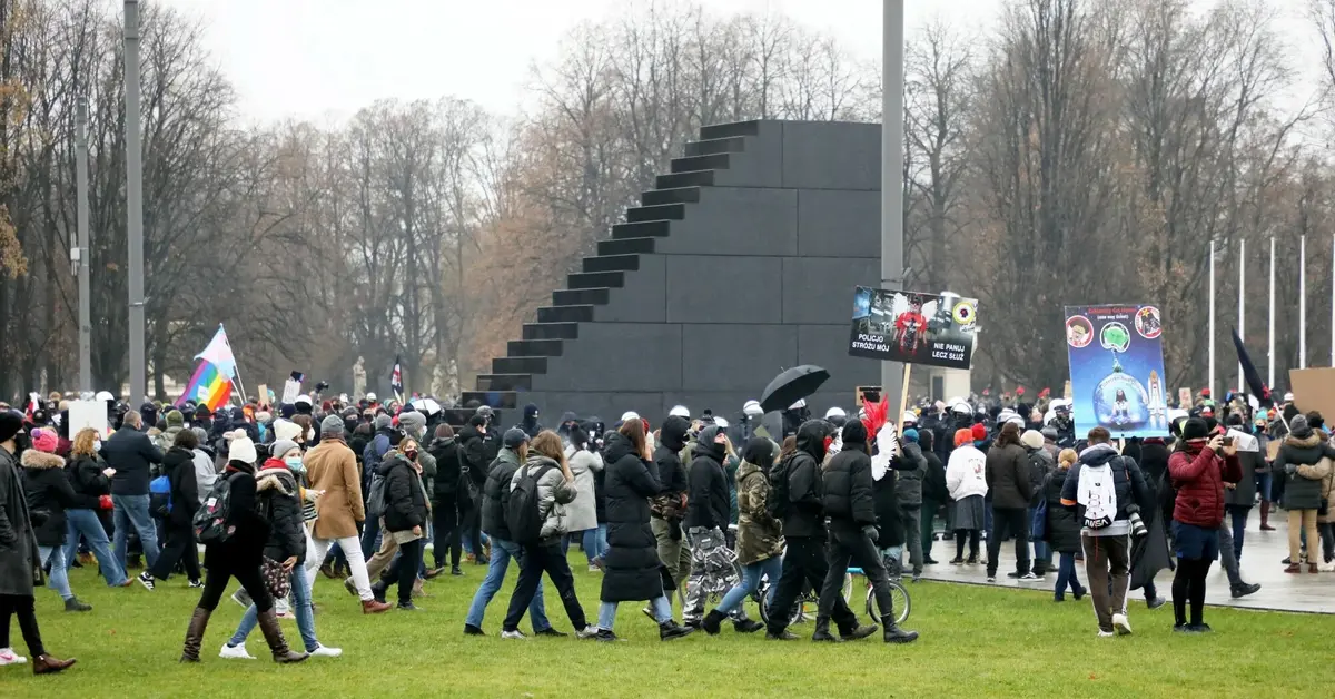 Pomnik Ofiar Tragedii Smoleńskiej 2010 roku.