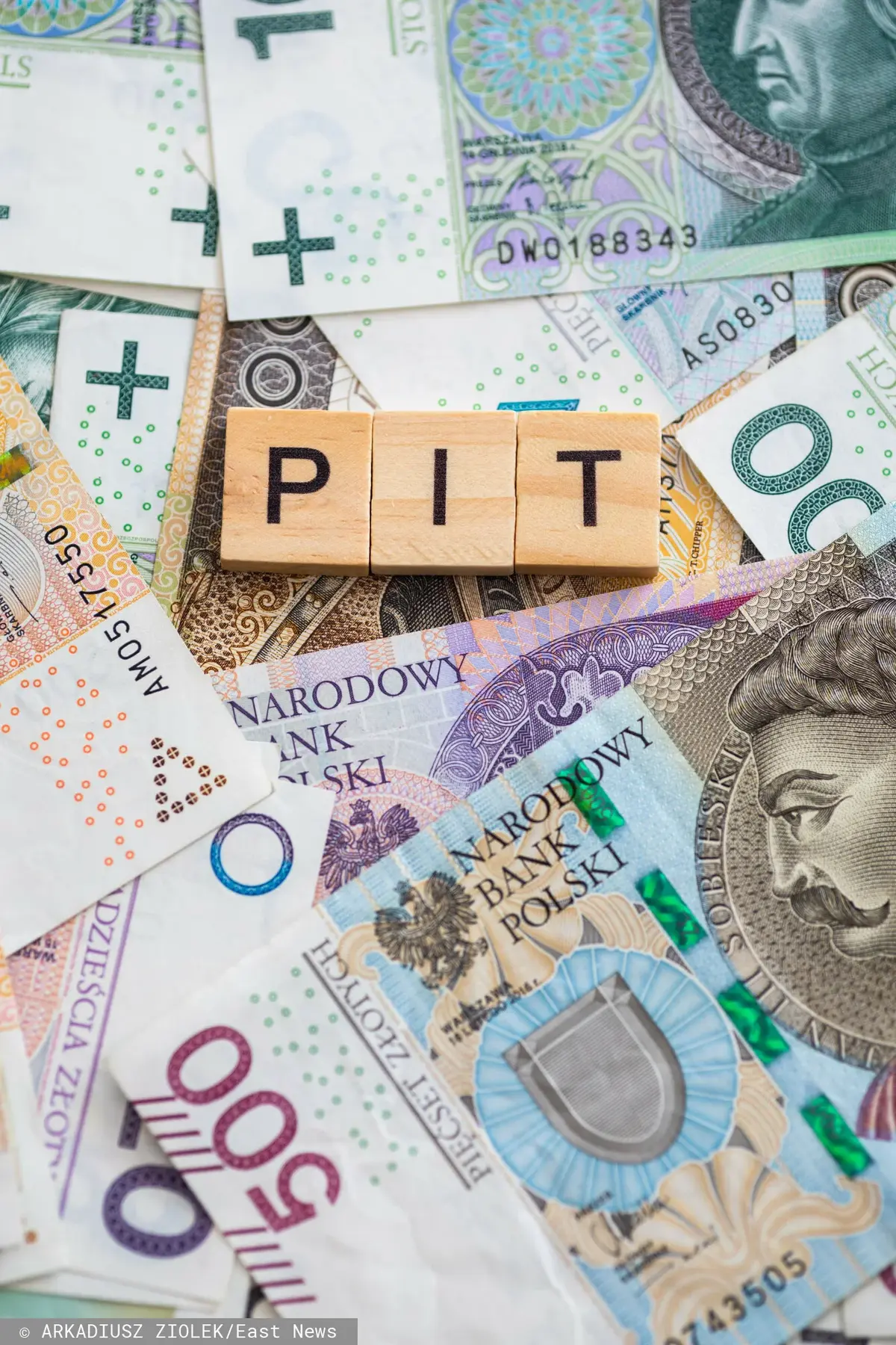 Napis PIT na banknotach