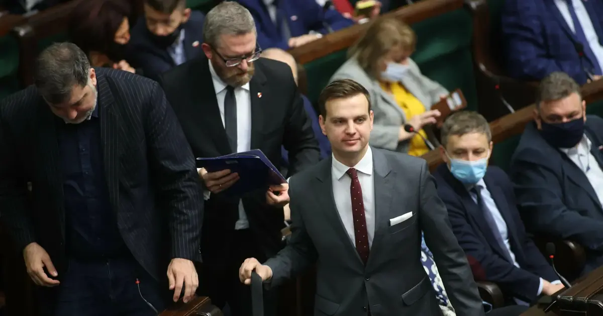 Główne zdjęcie - Jakub Kulesza przyszedł do Sejmu zakażony koronawirusem