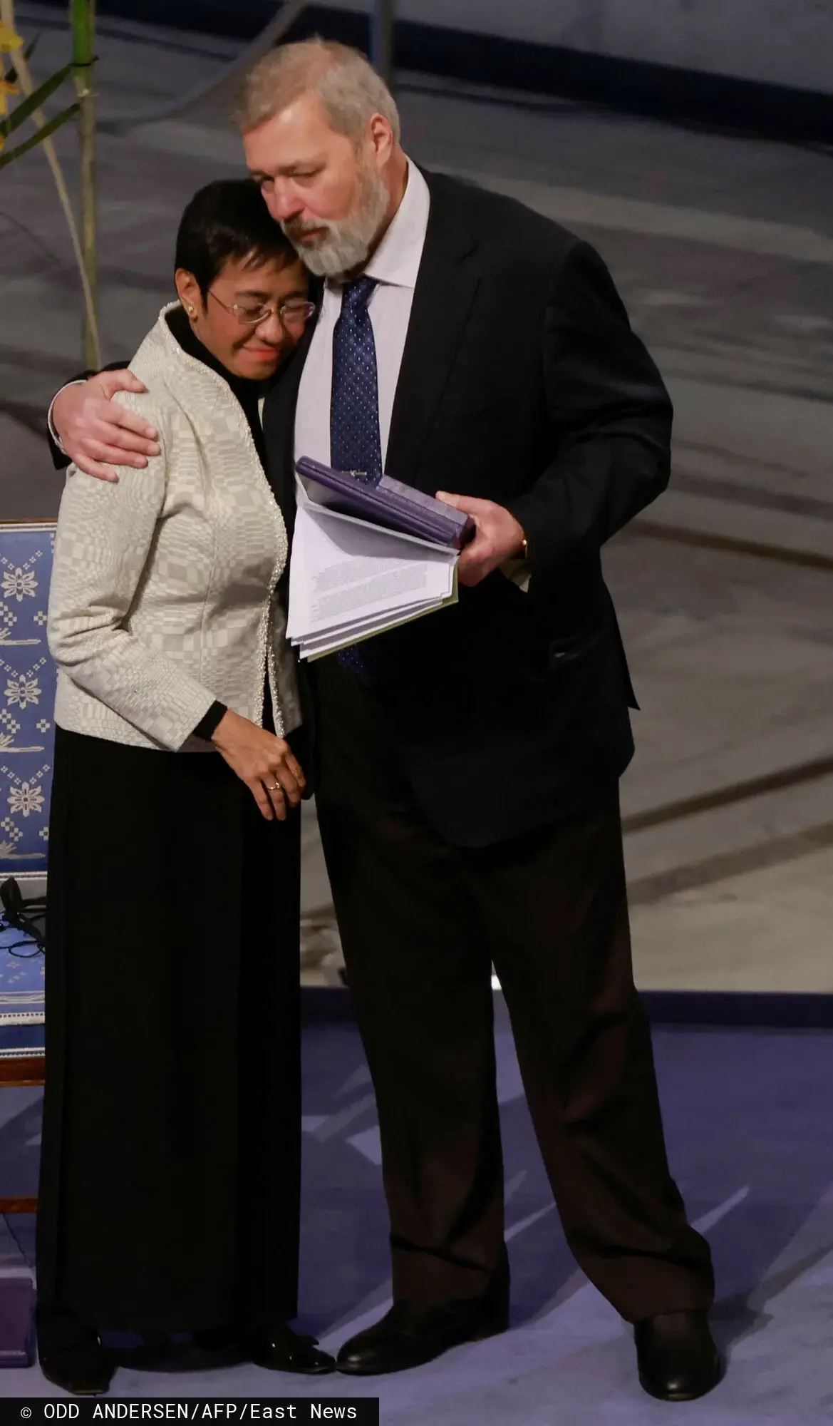 Maria Ressa i Dmitrij Muratow podczas ceremonii przyznania Pokojowej Nagrody Nobla