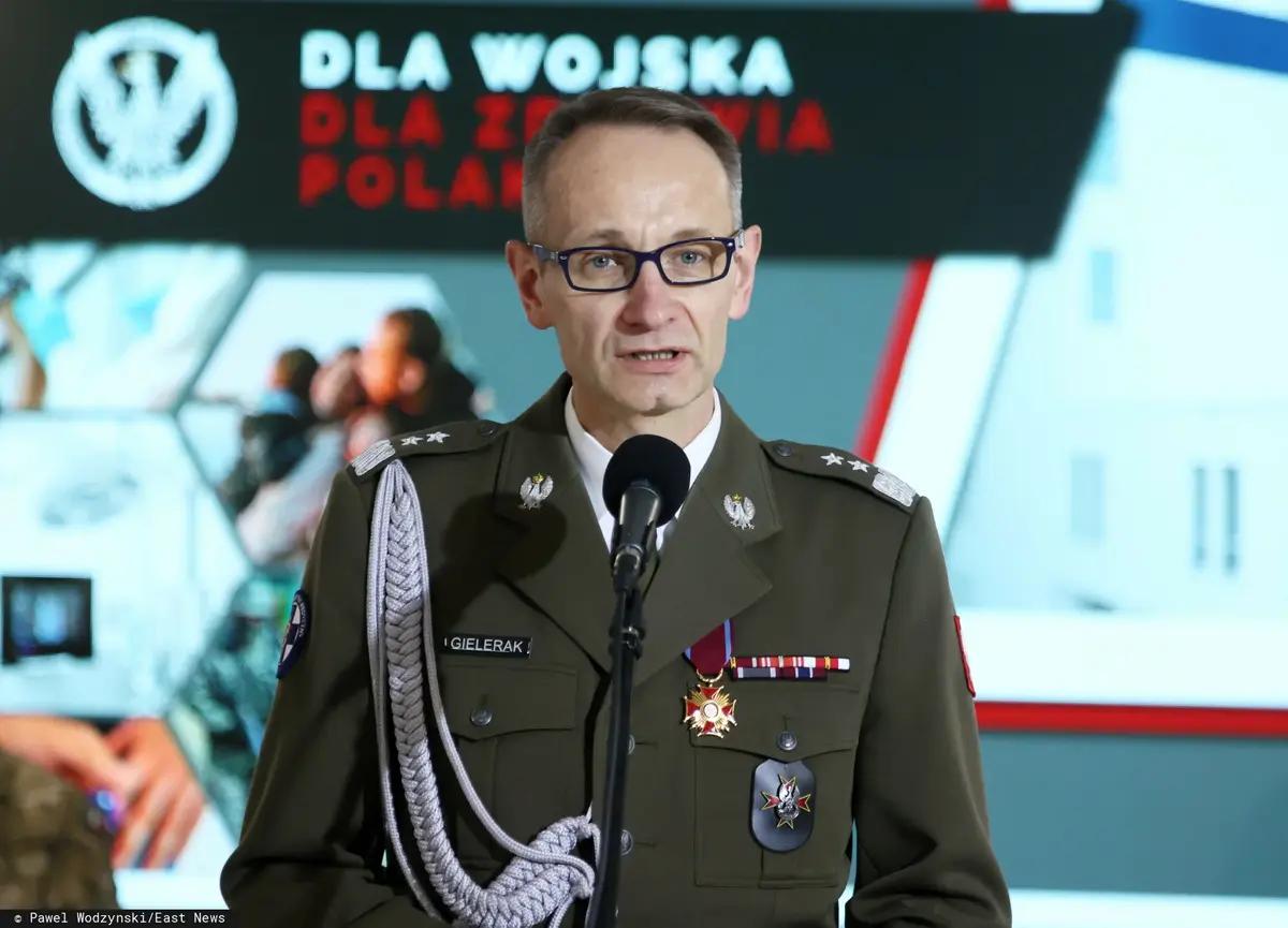 Grzegorz Gielerak - otwarcie nowego szpitala wojskowego w Legionowie, z udzialem ministra obrony narodowej 