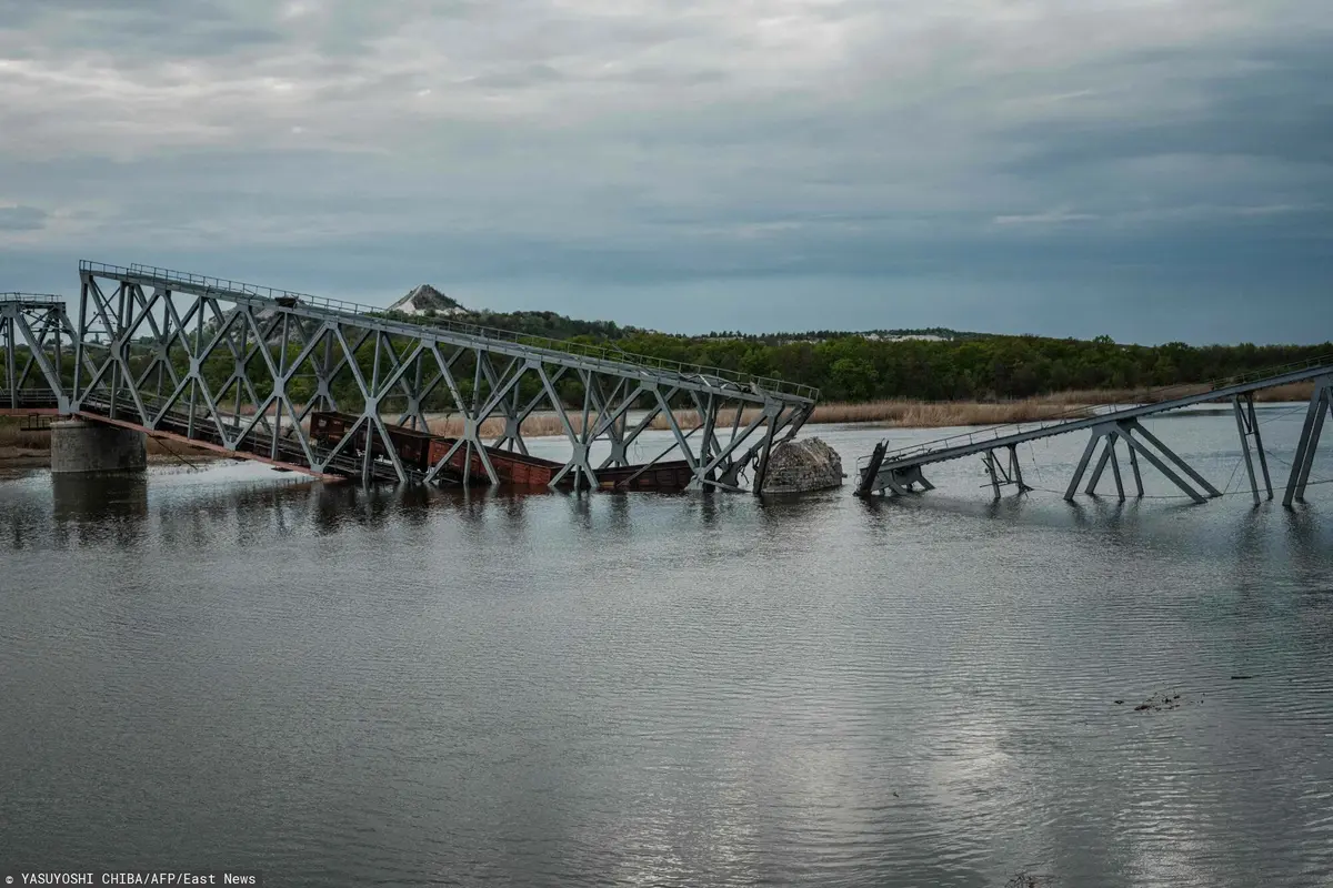 most na rzece Doniec