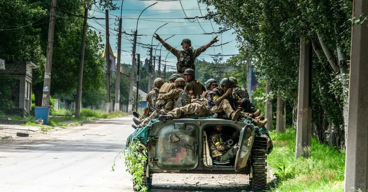 Główne zdjęcie - Raport Ukraina. Zełenski na froncie. Ukraińcy zyskują teren w Siewierodoniecku