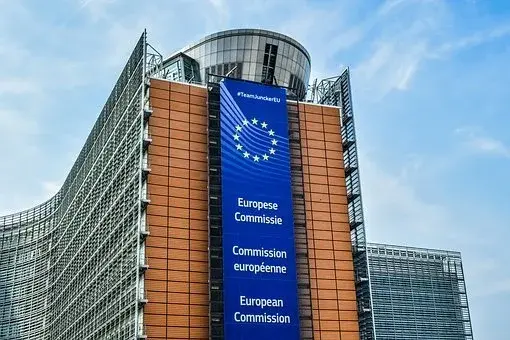 Budynek z logo Unii Europejskiej