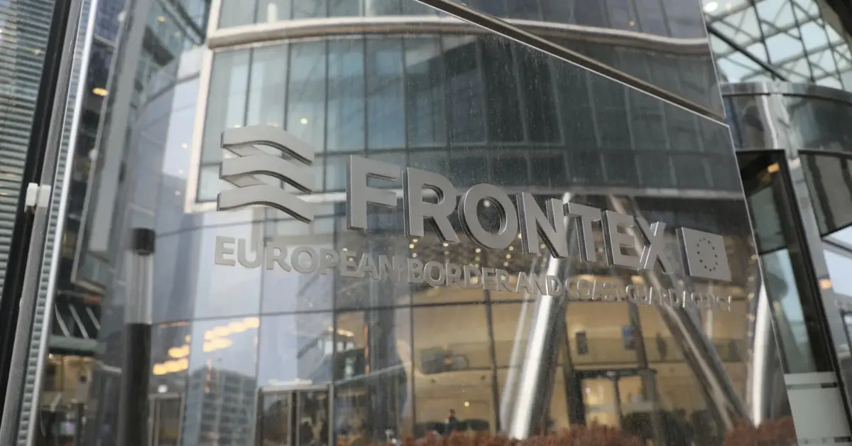 Wejście główne do siedziby Frontexu w Warszawie