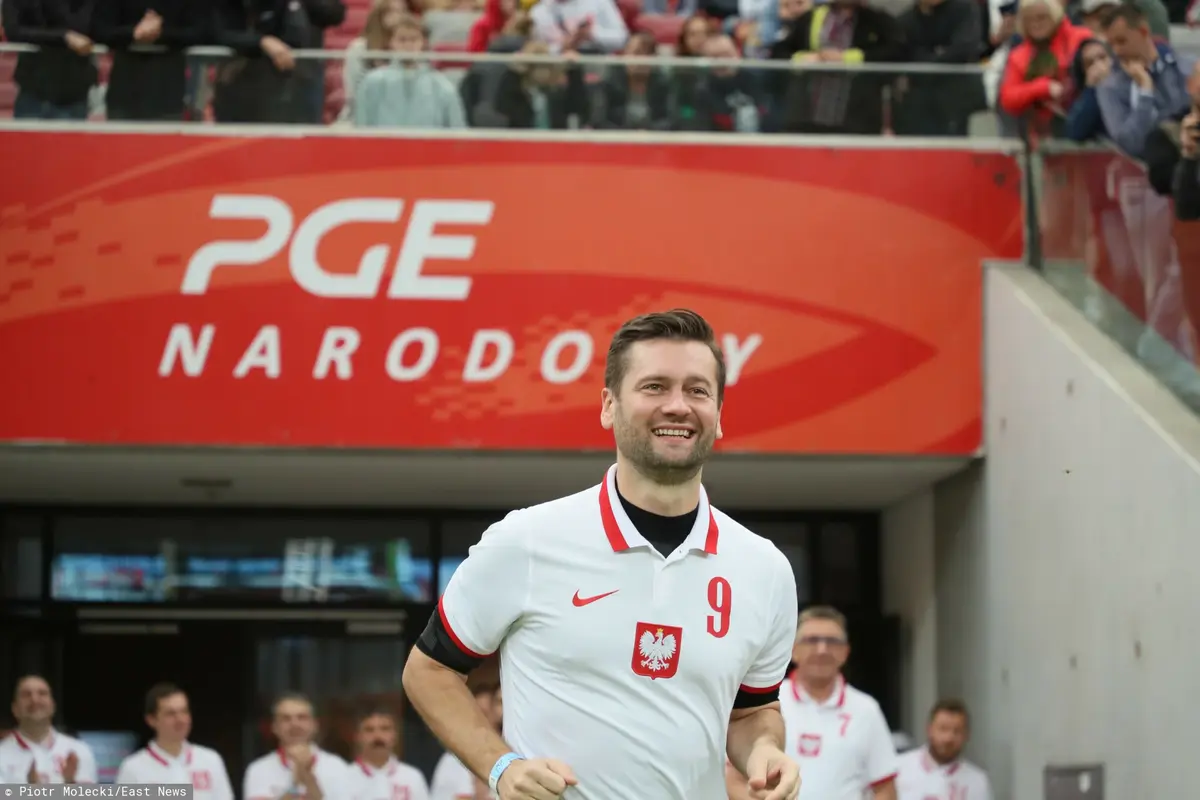 Kamil Bortniczuk na Stadionie Narodowym w stroju piłkarskim 