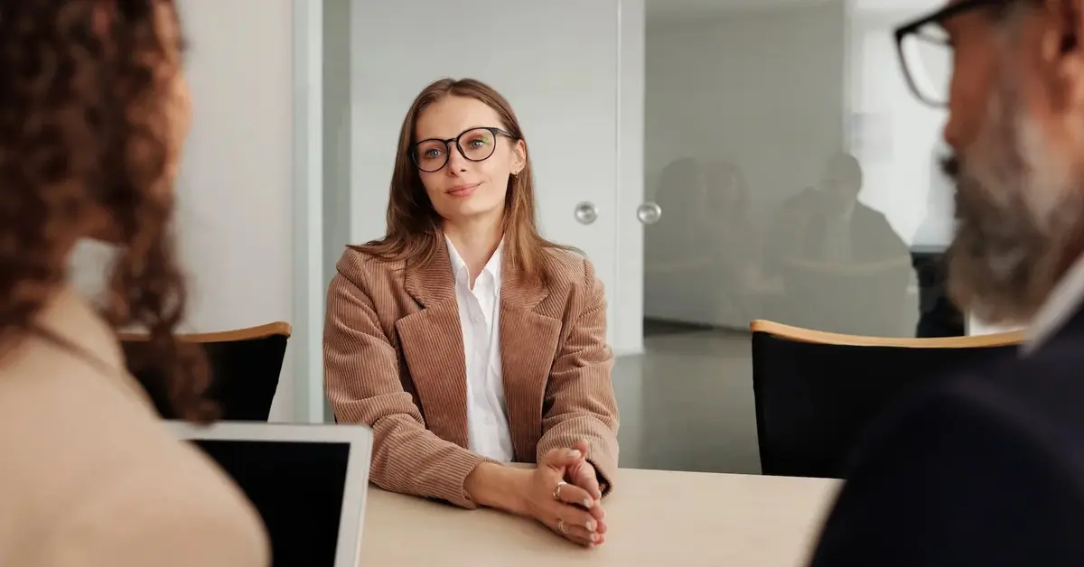 Główne zdjęcie - Szukasz pracy? Na GoWork znajdziesz nie tylko opinie, ale i tysiące aktualnych ofert pracy! 