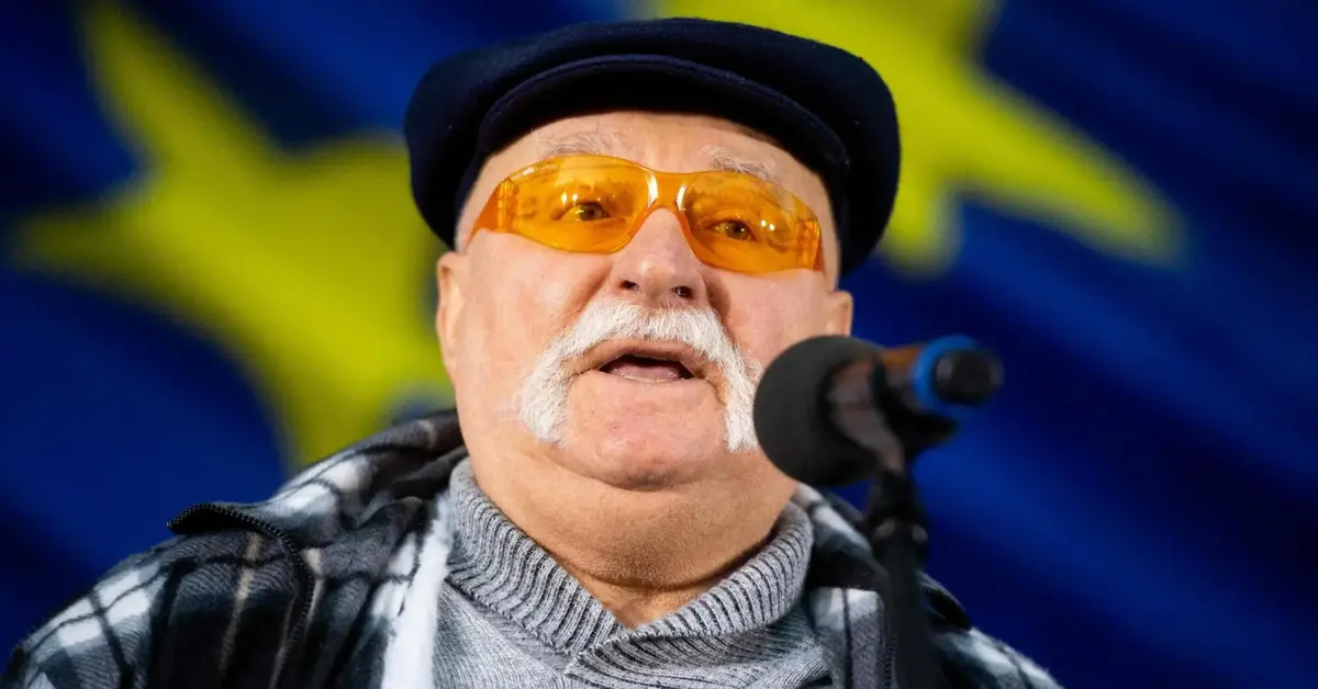 Lech Wałęsa na protestach proeuropejskich