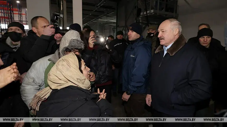 Łukaszenko w obozie dla uchodźców