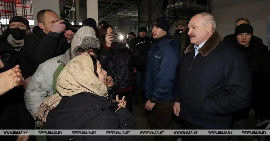 Łukaszenko w obozie dla uchodźców