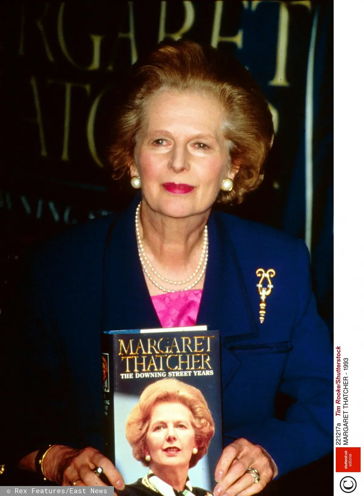 Margaret Thatcher prezentuje swoją książkę