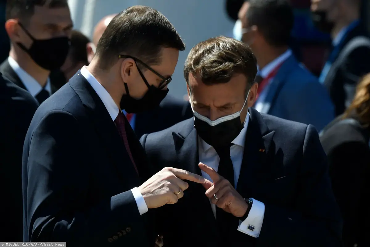 Morawiecki i Macron