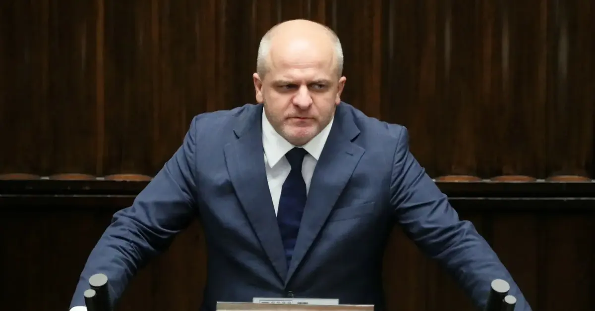Paweł Kowal w trakcie posiedzenia Sejmu o stanie wyjątkowym