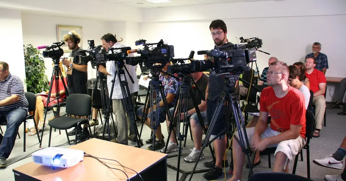 Konferencja prasowa dziennikarzy