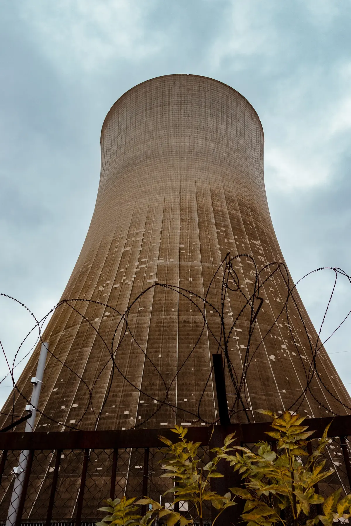 Komin elektrowni jądrowej