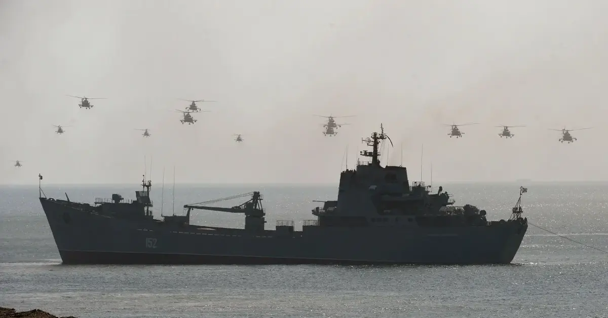 Główne zdjęcie - Rosjanie wycofują flotę stacjonującą u wybrzeży Ukrainy. "Możemy ją całą zatopić"