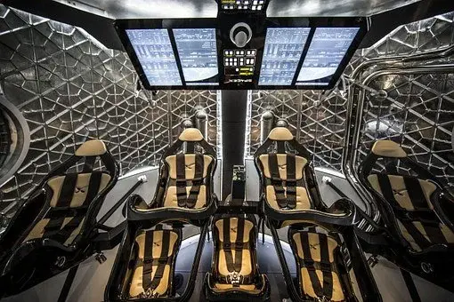 Wnętrze statku załogowego SpaceX