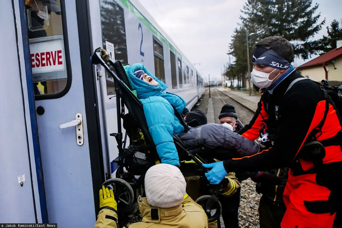 Specjalny pociąg medyczny z ciężko chorymi dziećmi z Ukrainy