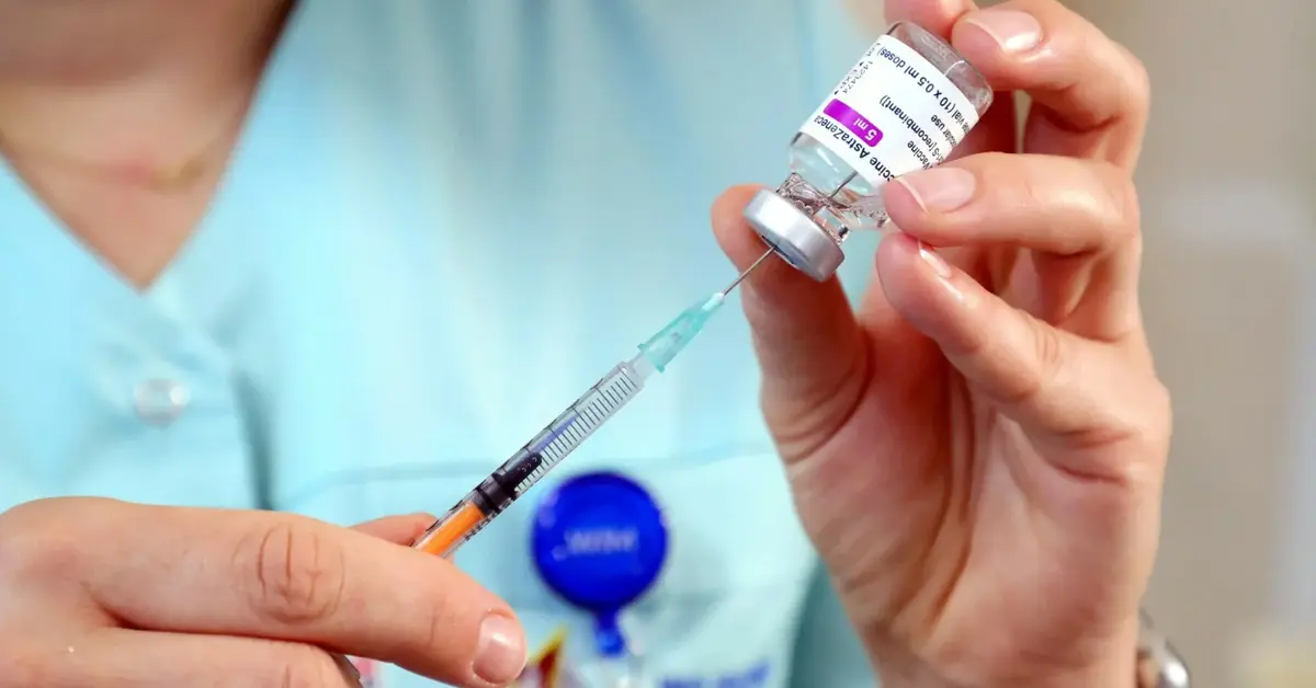 Główne zdjęcie - Szczepionka Novavax będzie dostępna w Polsce. Resort zdrowia podał dokładną datę