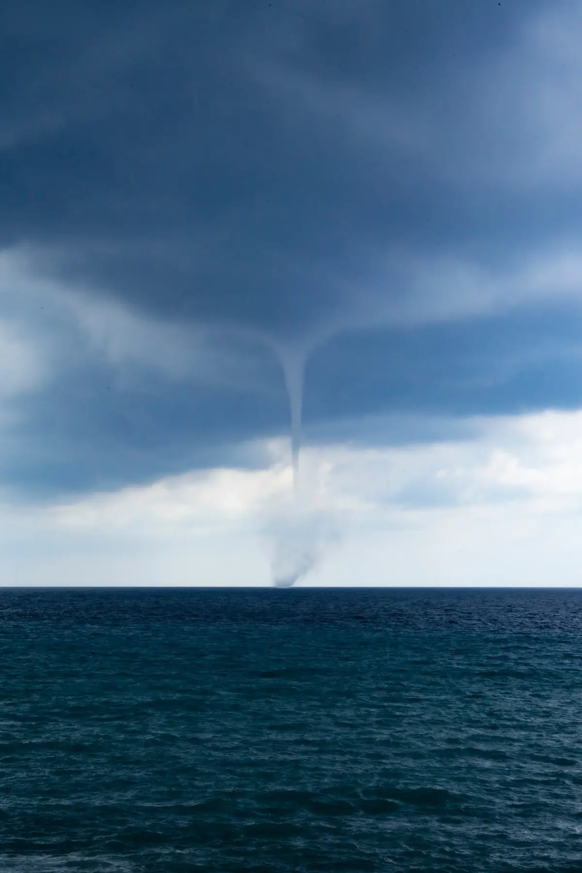 Tornado na morzu